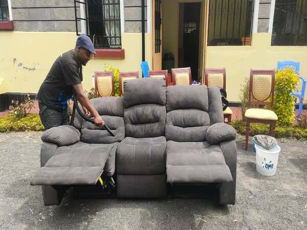 lengo-sofa-set-cleaning-services-in-kenya (3) lengo-sofa-set-cleaning-services-in-kenya (3)